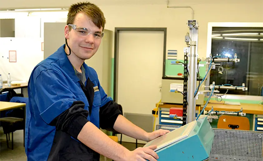 Andre Connemann, Auszubildender Elektroniker für Automatisierungstechnik Andre Connemann, Auszubildender Elektroniker für Automatisierungstechnik