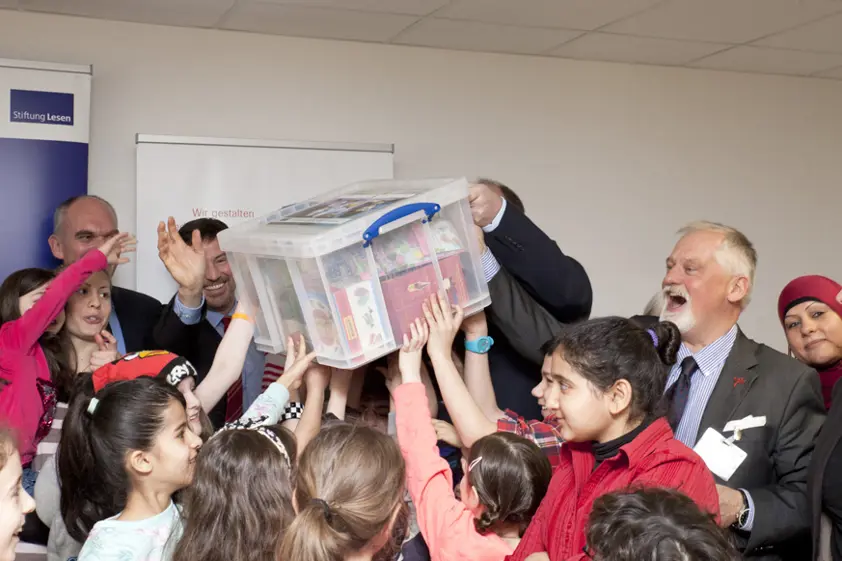 Tausende Bücher für geflüchtete Kinder Tausende Bücher für geflüchtete Kinder